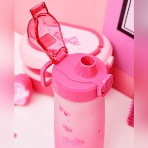 Barbie x Miniso BARBIE COLLECTION PLASTIC BOTTLE. Flip lid Pink!